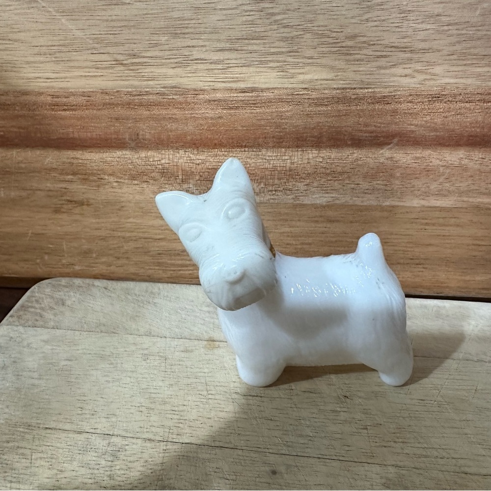 Vintage Avon White Milk Glass Scotty Dog Bottle - Picture 3 of 4